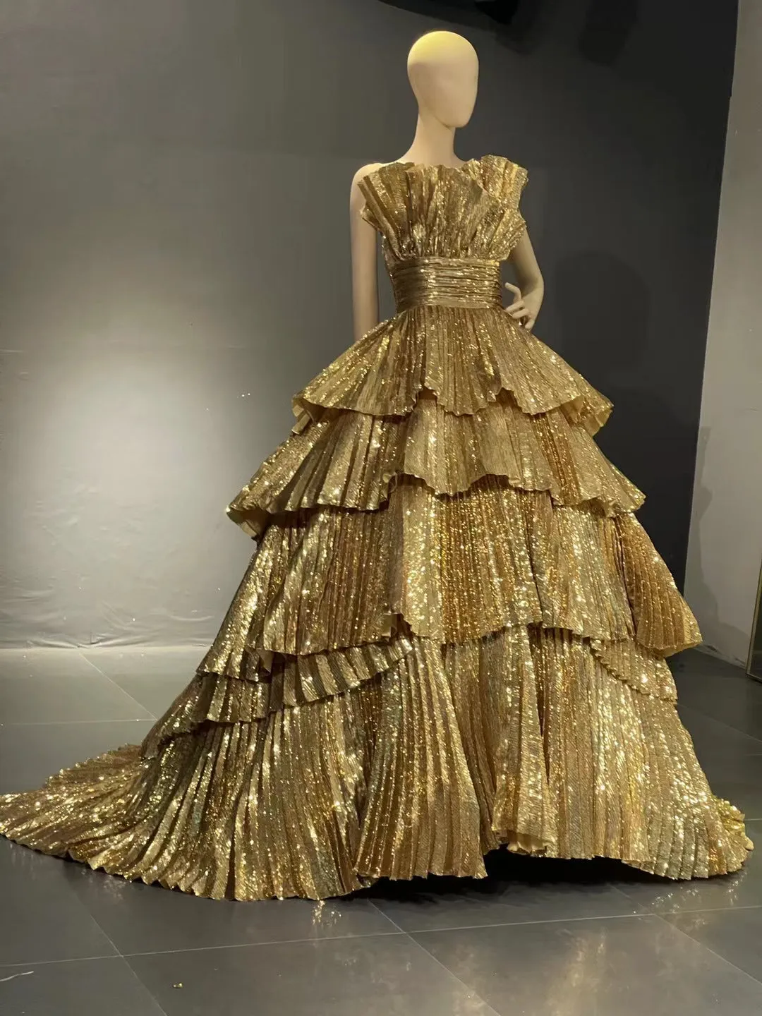 Luxury Gold Ruffles Scalloped Evening Dress SS567