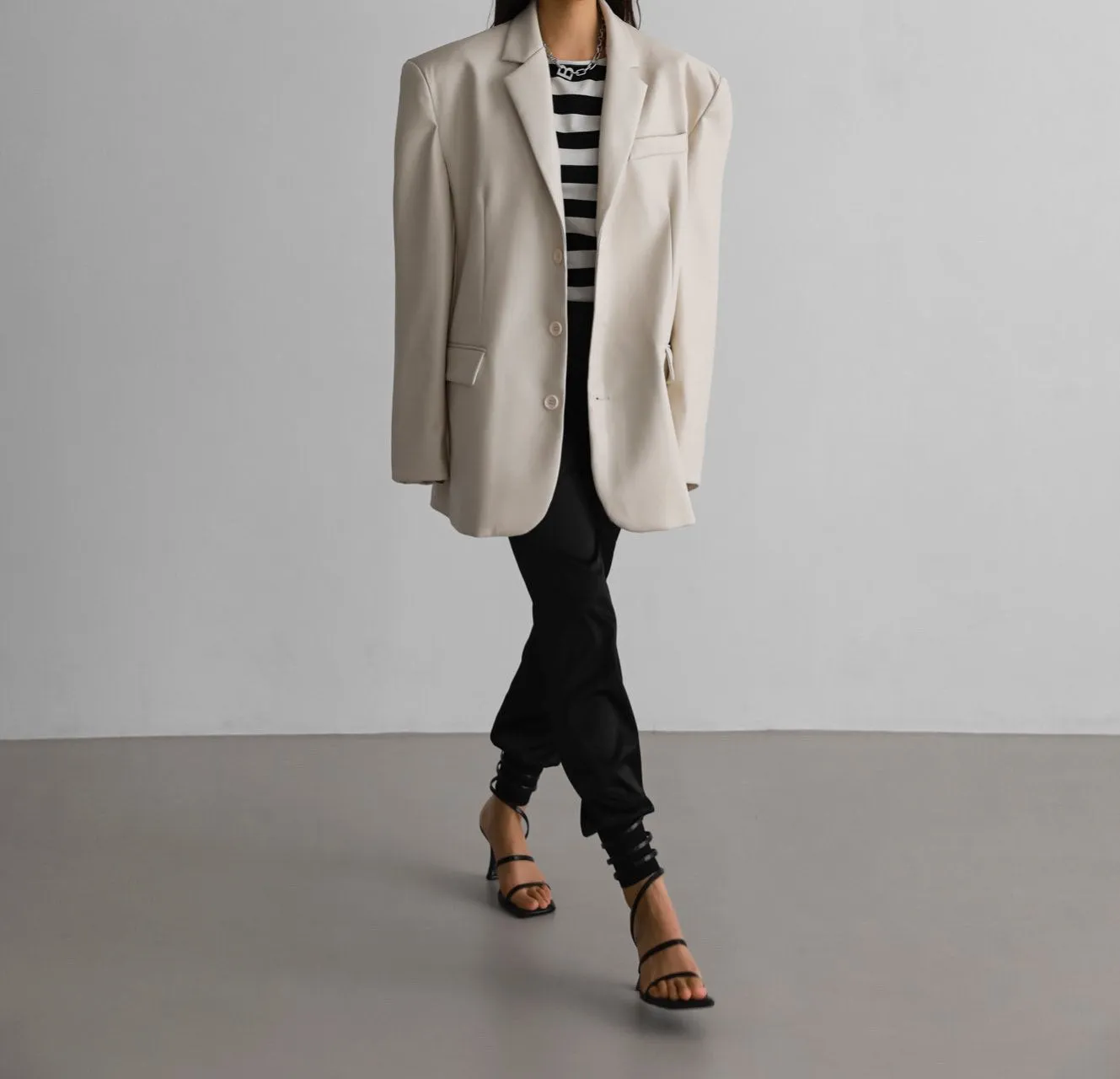 OVERSIZED VEGAN LEATHER THREE BUTTON BLAZER
