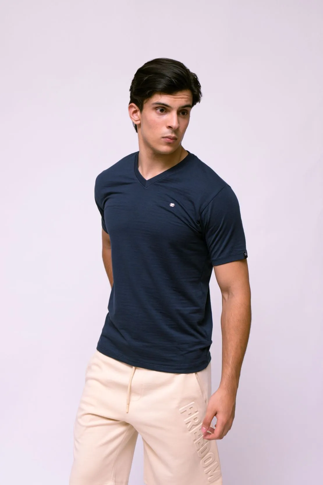 V-NECK TEE