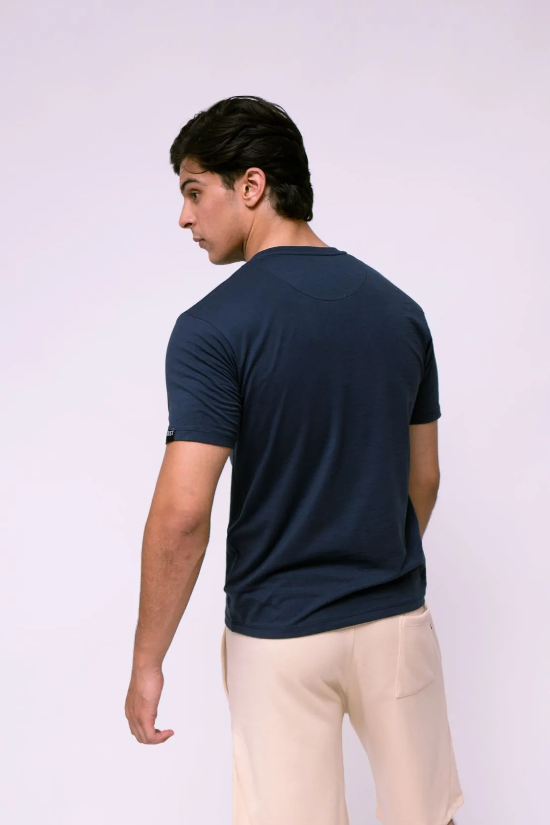 V-NECK TEE